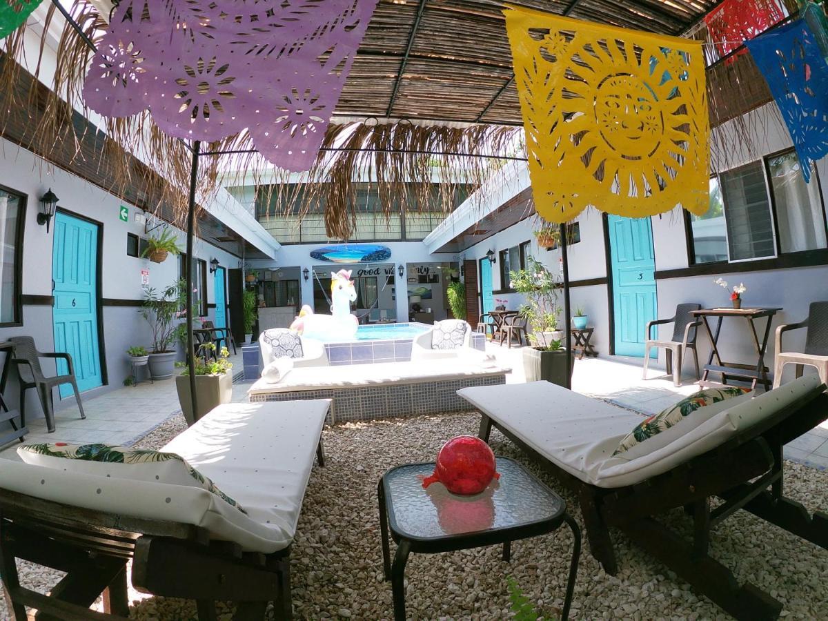 Hotel Perico Azul & Surf Camp Jacó Eksteriør billede