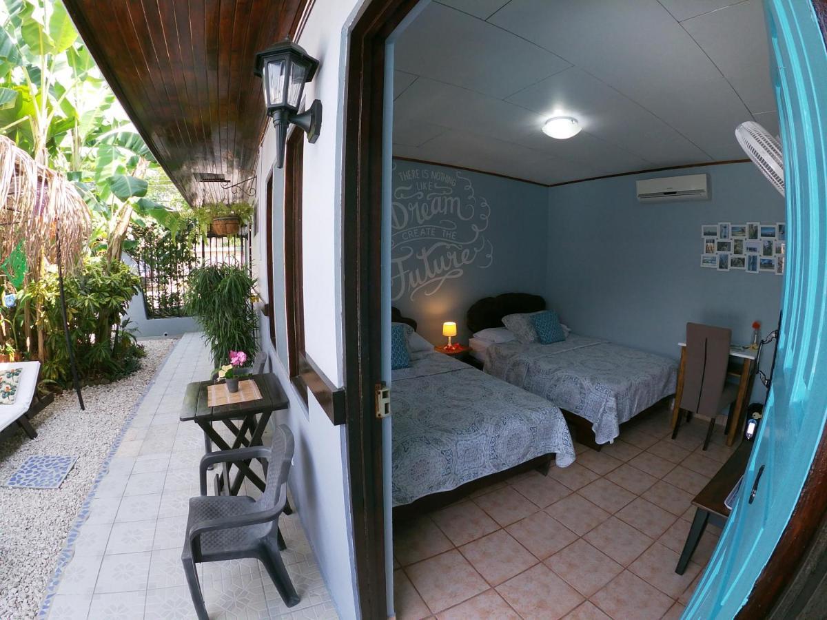 Hotel Perico Azul & Surf Camp Jacó Eksteriør billede