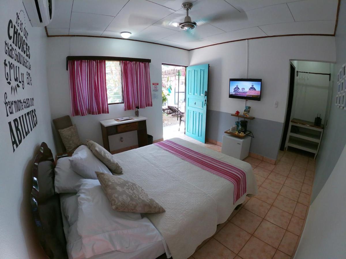 Hotel Perico Azul & Surf Camp Jacó Eksteriør billede