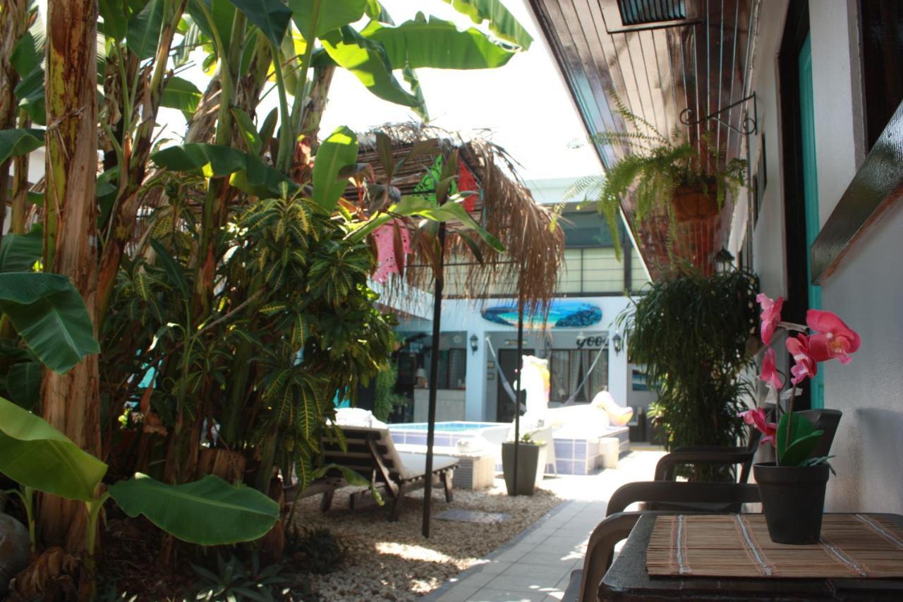 Hotel Perico Azul & Surf Camp Jacó Eksteriør billede