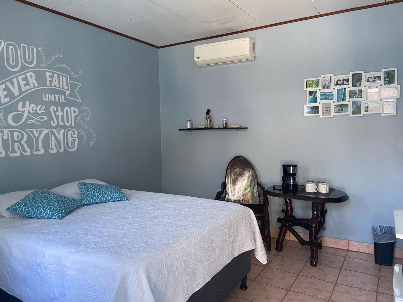 Hotel Perico Azul & Surf Camp Jacó Eksteriør billede